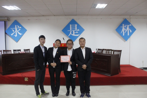 参赛选手合影1