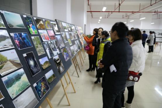 评委老师对摄影类作品现场评分 评委老师对摄影类作品现场评分