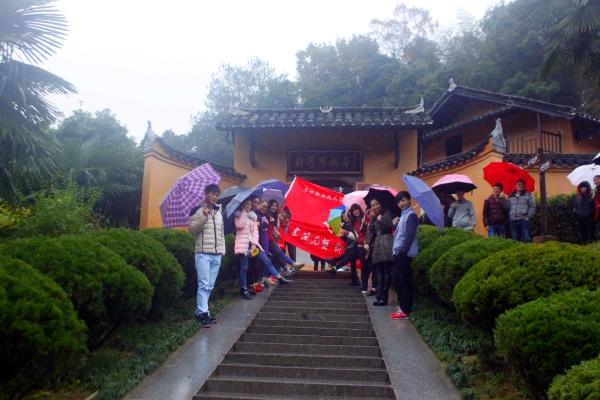 参观胡耀邦故居 参观胡耀邦故居
