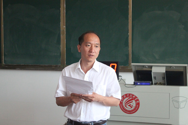 机械与汽车分院周焱书记主持比赛 机械与汽车分院周焱书记主持比赛