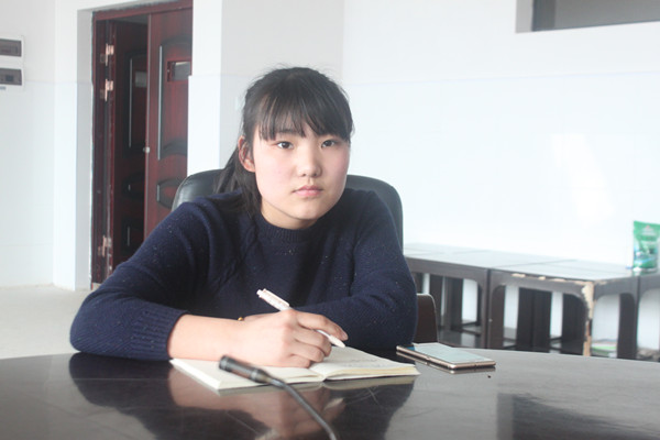 分院学工助理莫凡主持本次会议 分院学工助理莫凡主持本次会议