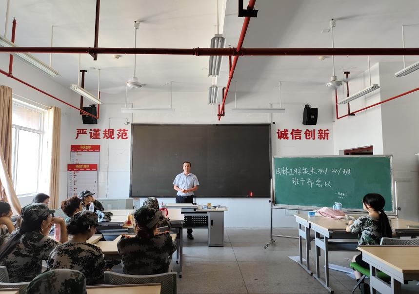 说明: 7b69c555ad858ee69e70f760d025556
